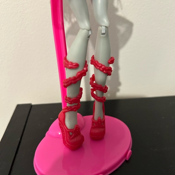 Monster High Doll Dance Class Lagoona Blue (G1) - Picture 2 of 5